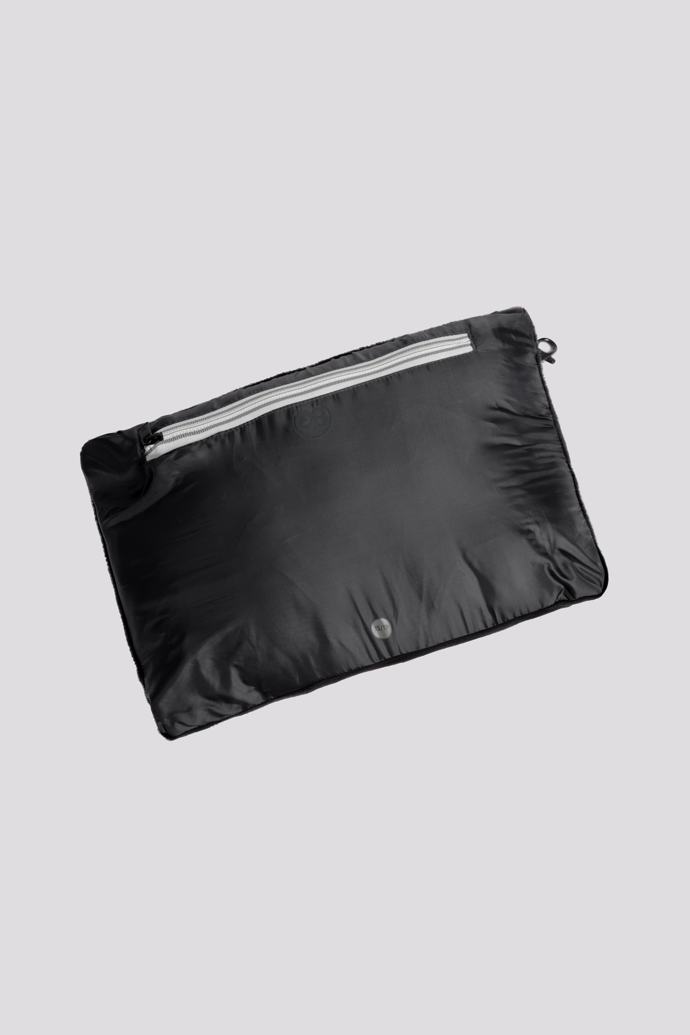 Packable puffer jacket in black - O8Lifestyle