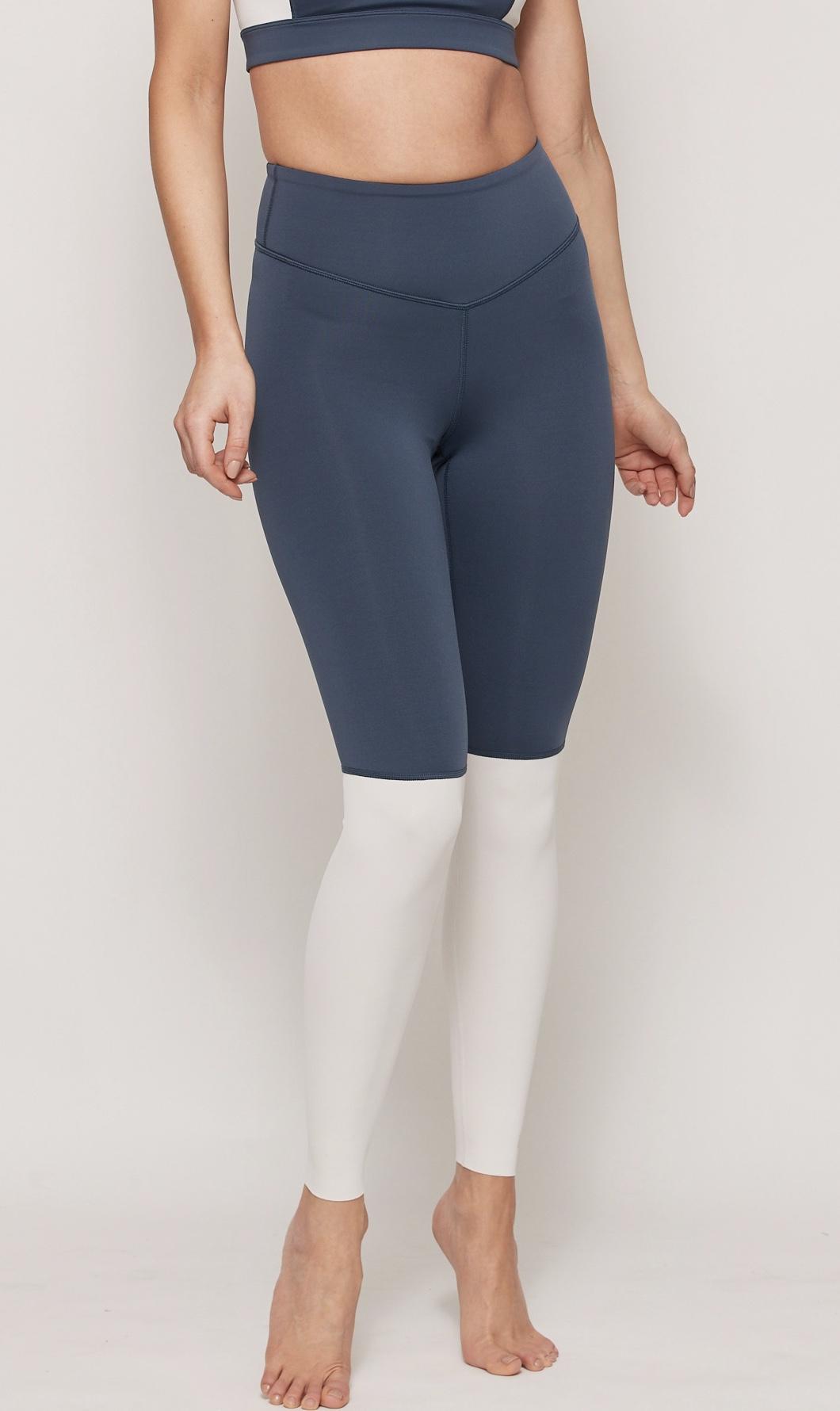 Legging DIVIDE coloris Bleu Nuit/ Blanc Alyssum